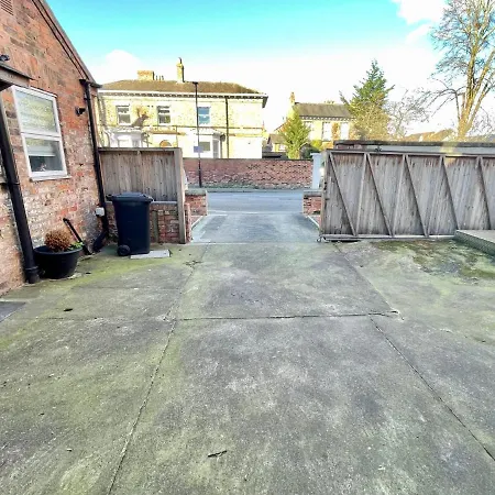 The 1a Wenlock * York