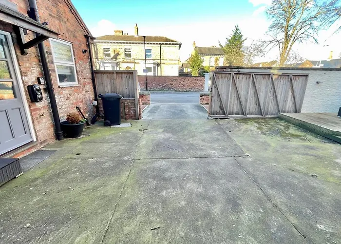 The 1a Wenlock * יורק